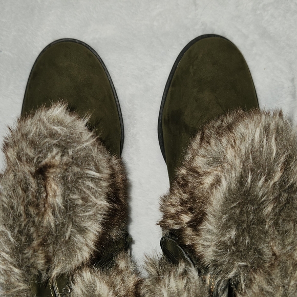 Boots - Picture 2 of 5